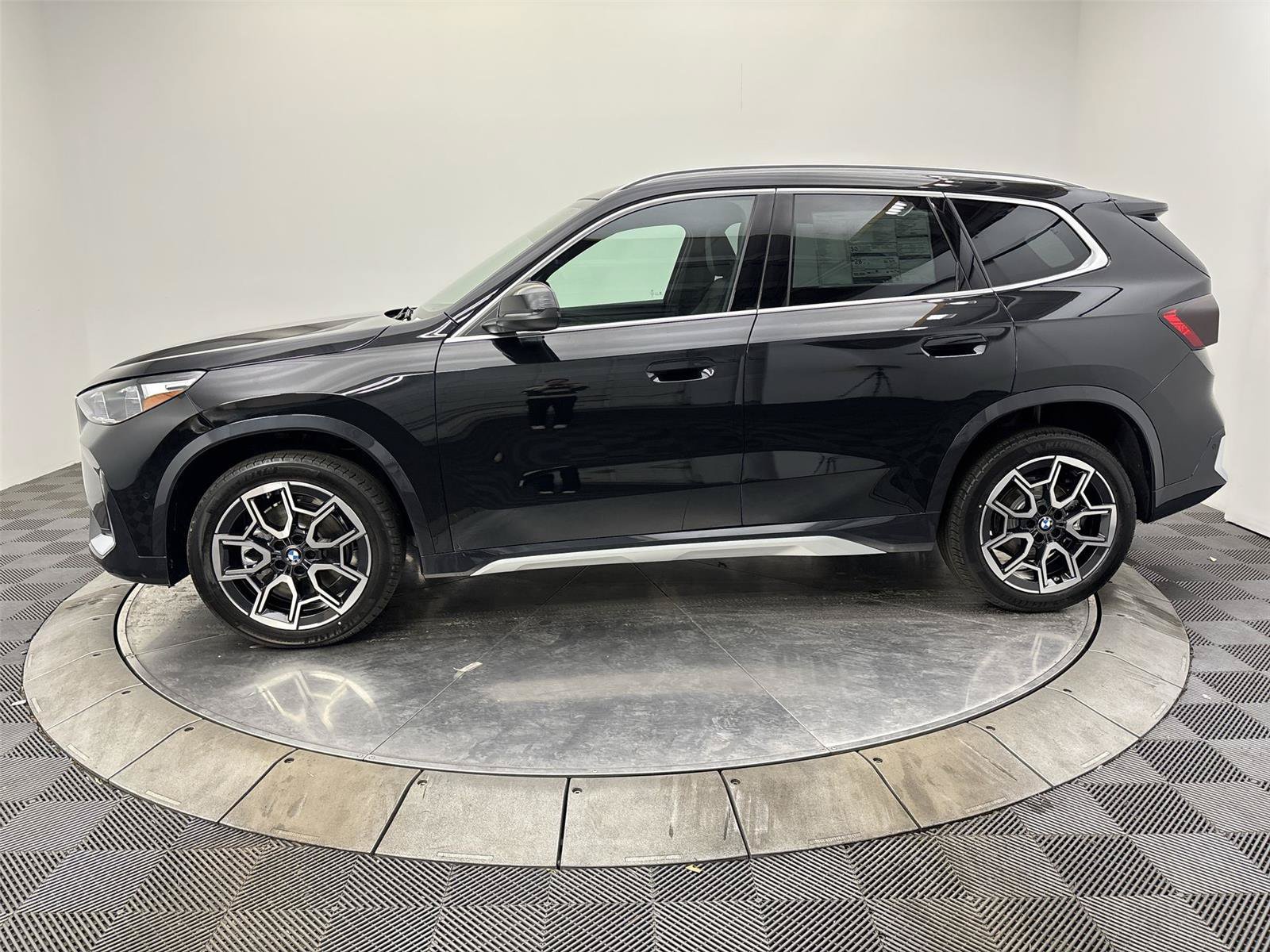 Used 2026 BMW X1 xDrive28i w/ Convenience Package AWD/4WD image 16