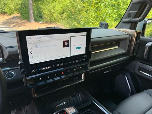 Used 2024 GMC Hummer EV 3X w/ Omega Edition AWD/4WD image 39
