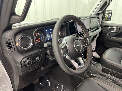 Used 2024 Jeep Wrangler Sahara image 16