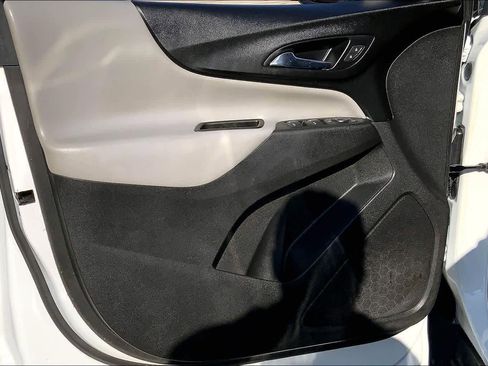 Used 2020 Chevrolet Equinox LS w/ LS Convenience Package image 22