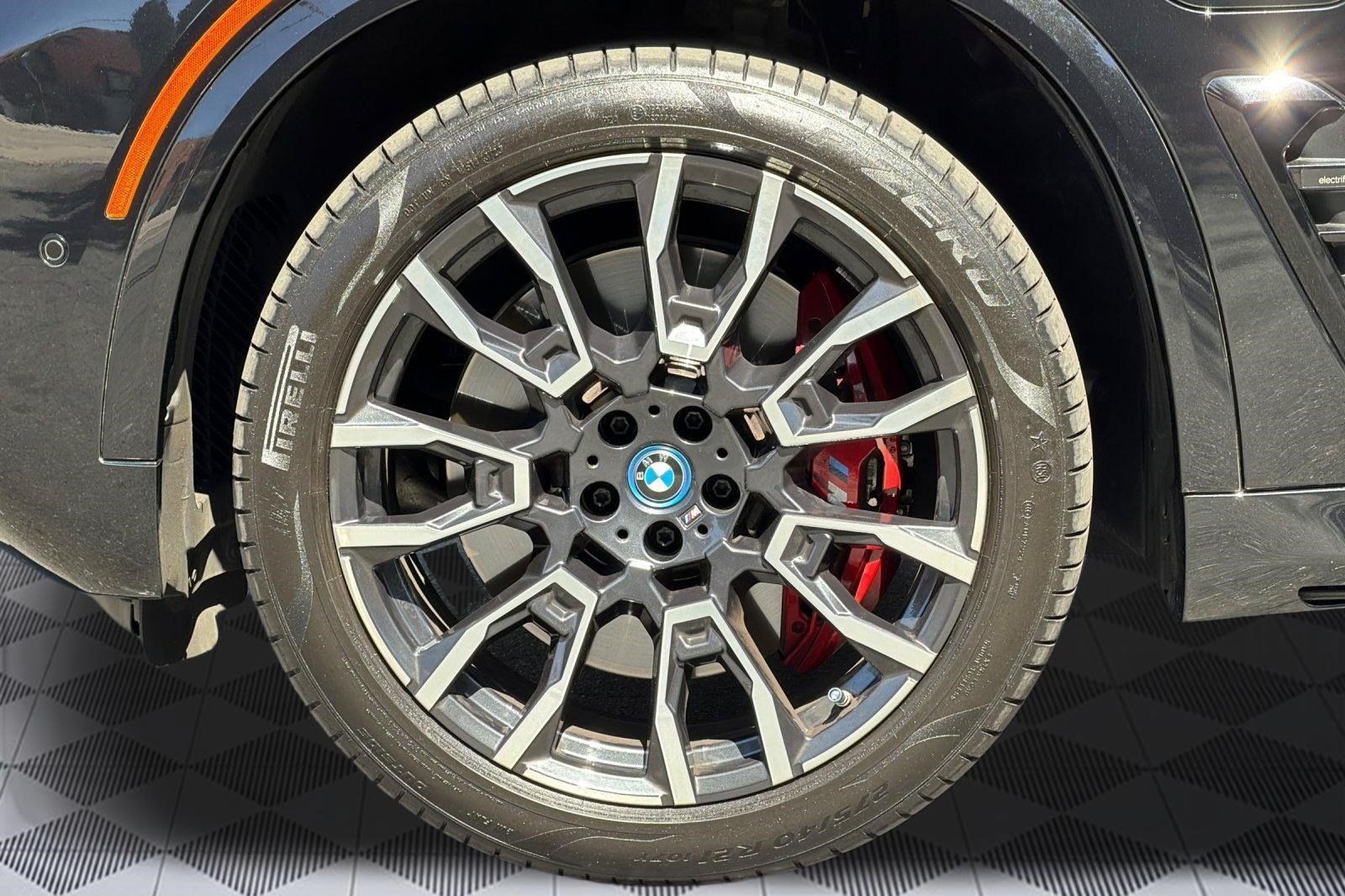 Used 2024 BMW X5 xDrive50e w/ Executive Package AWD/4WD image 12