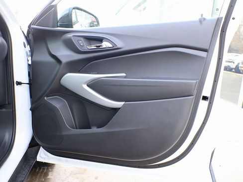 New 2026 Chevrolet Trax RS w/ Sunroof Package image 31