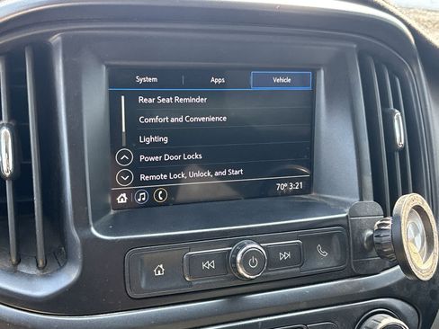 Used 2019 Chevrolet Colorado W/T w/ WT Convenience Package RWD image 18