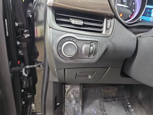 Used 2020 Buick Envision Essence FWD image 31