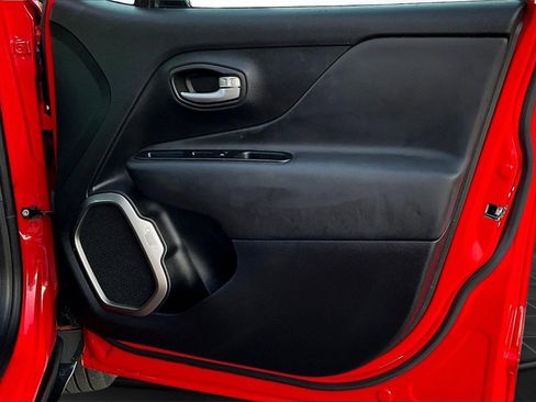 Used 2023 Jeep Renegade Latitude image 24