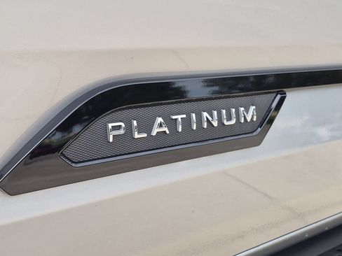 Used 2024 Toyota Tundra Platinum AWD/4WD image 7