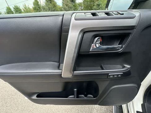Used 2018 Toyota 4Runner Limited AWD/4WD image 19