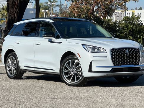 Used 2025 Lincoln Corsair Grand Touring w/ Equipment Group 301A image 2