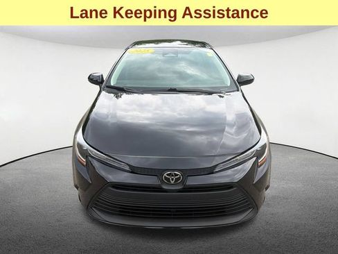 Certified 2025 Toyota Corolla LE FWD image 4