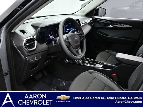 New 2026 Chevrolet TrailBlazer LT w/ Midnight Edition FWD image 7