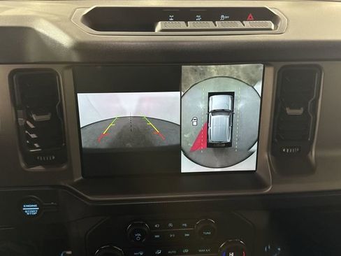 Used 2023 Ford Bronco Outer Banks image 9