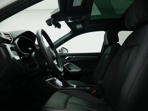 Used 2025 Audi Q3 2.0T Premium image 18