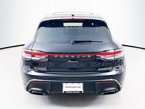Certified 2025 Porsche Macan image 10