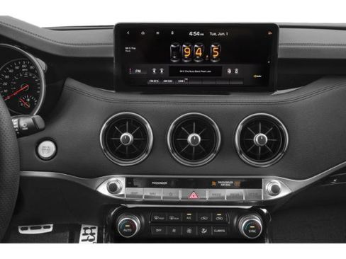 Certified 2022 Kia Stinger GT-Line w/ Sun & Sound Package AWD/4WD image 13