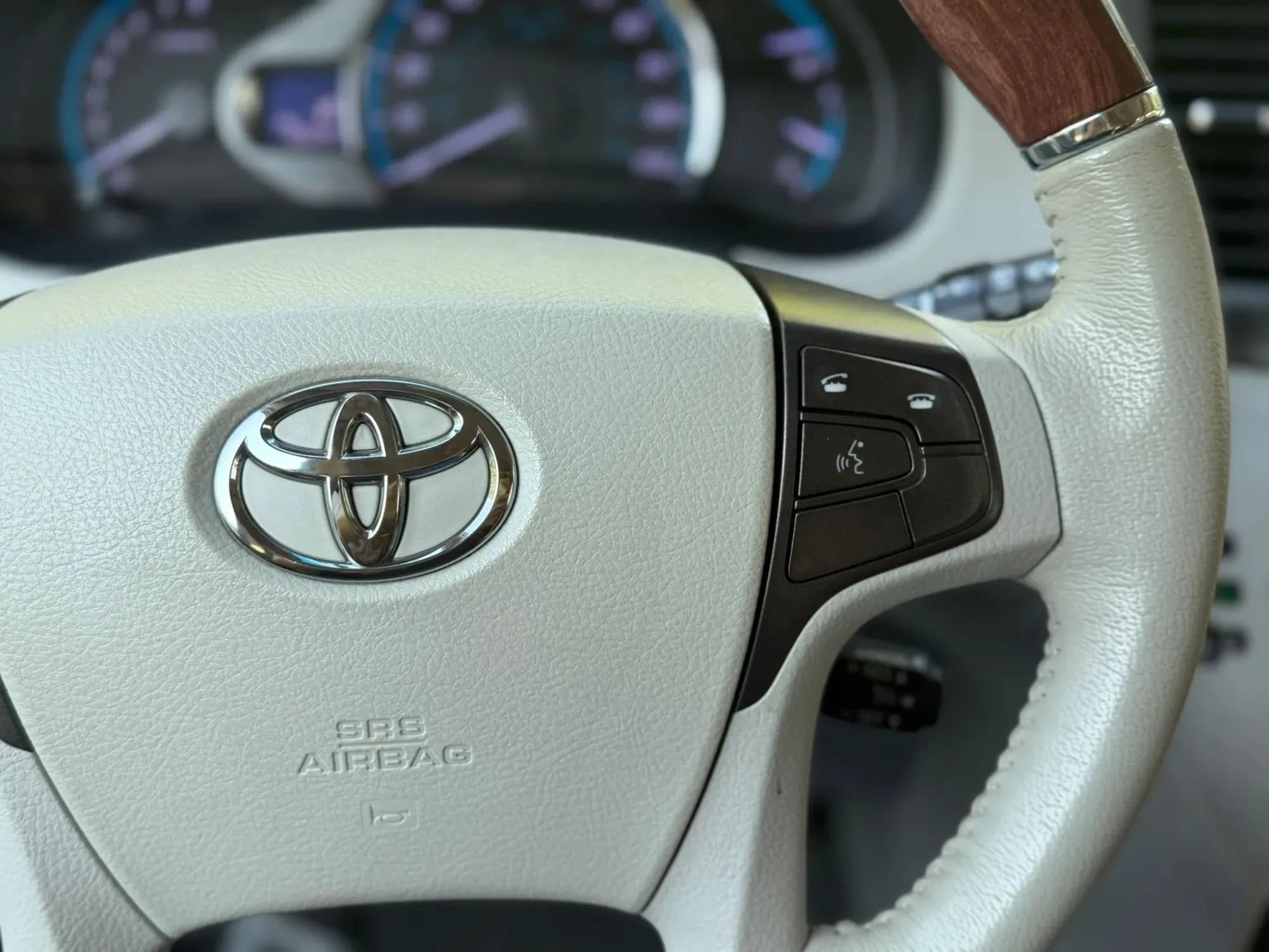 Used 2011 Toyota Sienna Limited w/ Premium Pkg FWD image 44