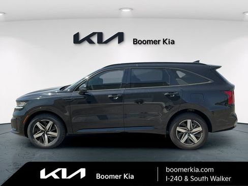 Certified 2023 Kia Sorento S w/ Panoramic Sunroof Package FWD image 8
