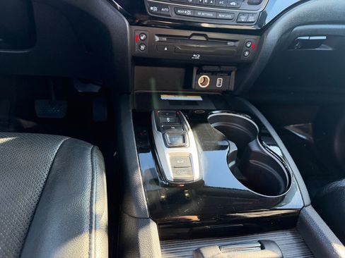 Used 2019 Honda Pilot Elite image 11