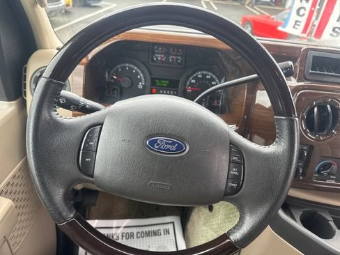 Used 2009 Ford E-250 and Econoline 250 RWD image 14