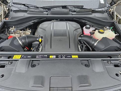 New 2025 Land Rover Range Rover SE image 33