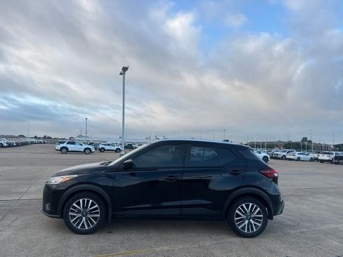 Used 2023 Nissan Kicks SV FWD image 12