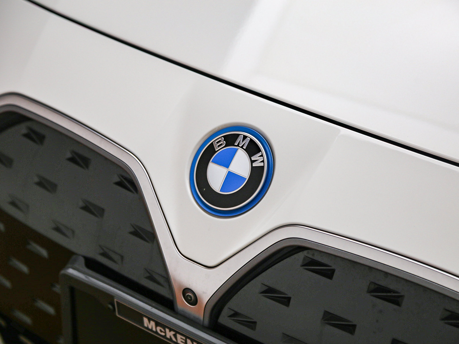 Used 2024 BMW i4 eDrive35 w/ Premium Package RWD image 9