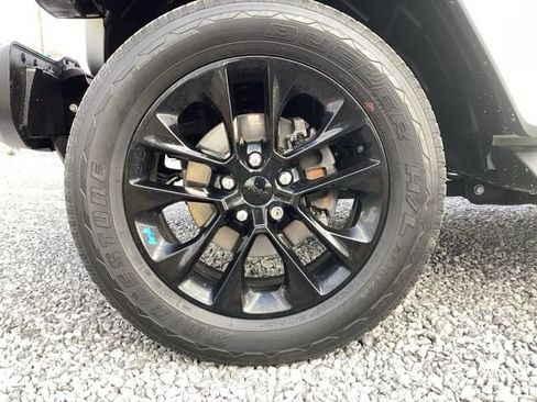 Used 2023 Jeep Wrangler Unlimited Sahara w/ Cold Weather Group image 11