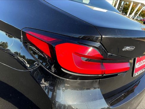 Used 2022 BMW 530i xDrive w/ Premium Package image 32