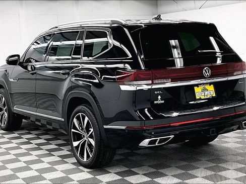 Used 2025 Volkswagen Atlas SEL Premium R-Line image 3