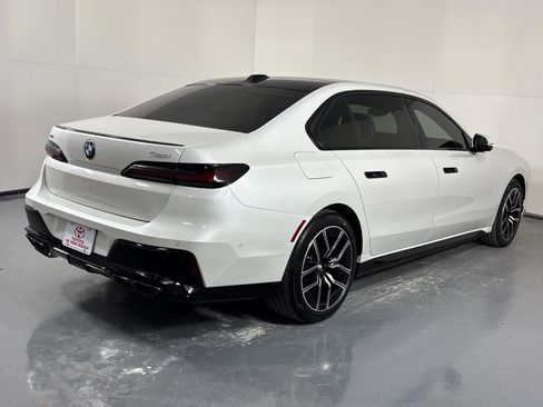 Used 2024 BMW 760i xDrive w/ Premium Package 2 image 6