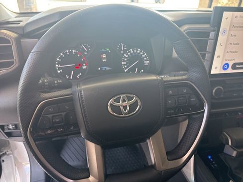 Used 2022 Toyota Tundra SR5 w/ SR5 Premium Package RWD image 11