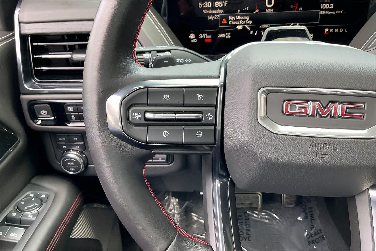 Used 2025 GMC Yukon AT4 Ultimate w/ LPO, Floor Liner Package AWD/4WD image 45