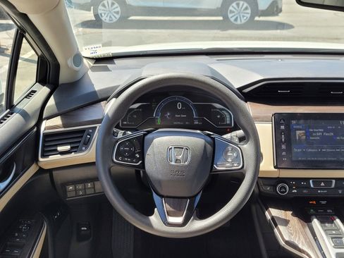 Used 2018 Honda Clarity Plug-In Hybrid image 11