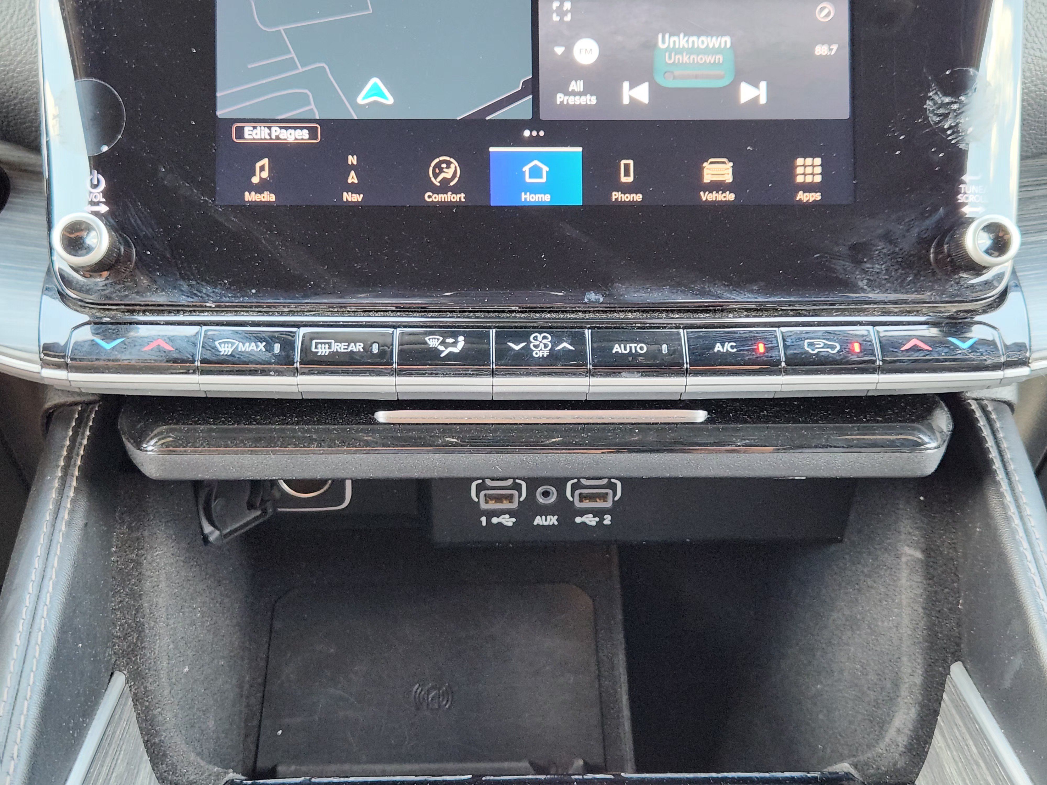 Used 2024 Jeep Wagoneer Series II w/ Flexible Seating Group RWD image 19
