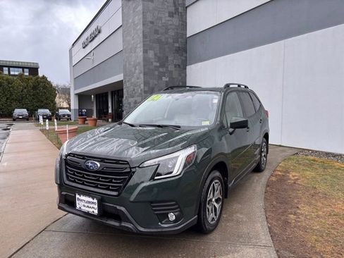 Used 2024 Subaru Forester Premium image 8
