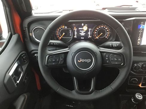 New 2025 Jeep Gladiator Sport image 13