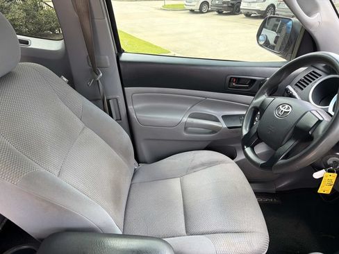 Used 2014 Toyota Tacoma PreRunner RWD image 10