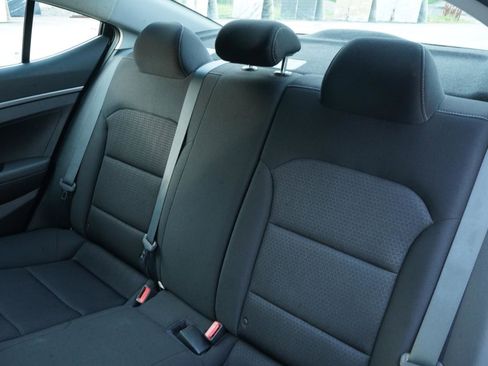 Used 2018 Hyundai Elantra SE FWD image 41