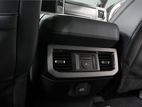 Used 2025 Ford F250 Platinum image 28