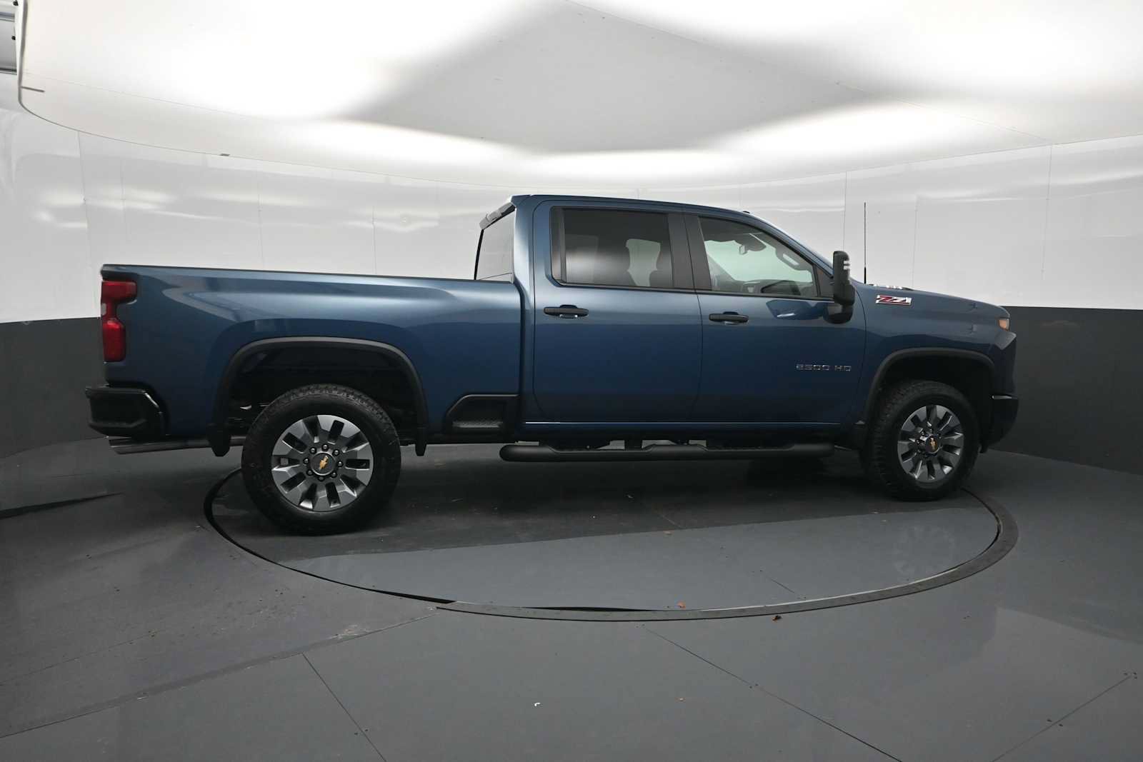 New 2026 Chevrolet Silverado 2500 Custom w/ Custom Value Package AWD/4WD image 9