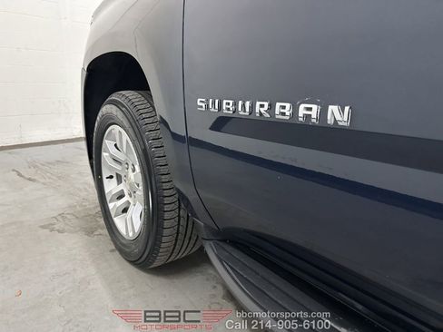 Used 2019 Chevrolet Suburban LT image 23