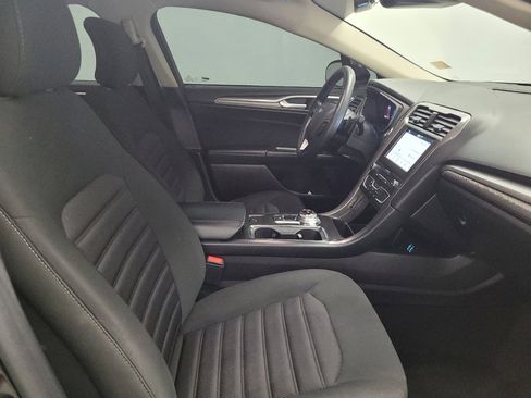 Used 2019 Ford Fusion SE FWD image 21