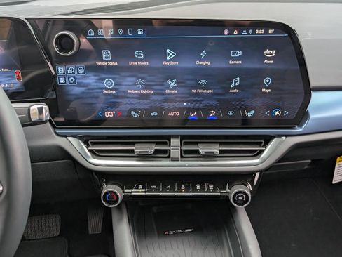 Used 2025 Chevrolet Equinox EV LT w/ Convenience Package image 25