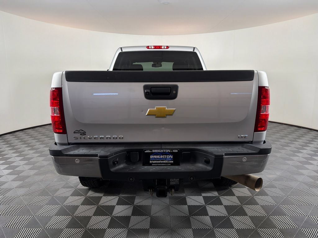 Used 2013 Chevrolet Silverado 2500 LTZ w/ LTZ Plus Package AWD/4WD image 4