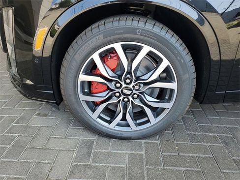 New 2025 Cadillac XT6 Sport w/ Platinum Package image 7