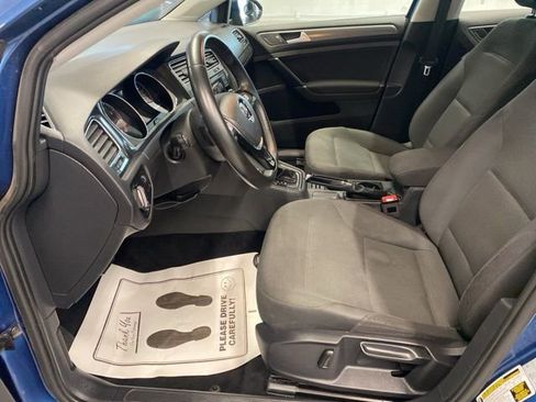 Used 2019 Volkswagen Golf S image 23