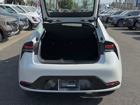 Used 2025 Toyota Prius XLE image 11