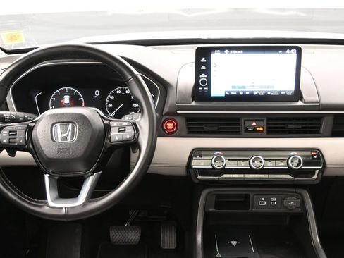 Certified 2024 Honda Pilot Touring image 22