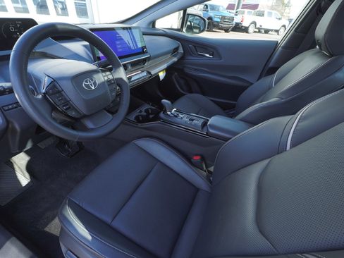 Used 2024 Toyota Prius XLE image 15