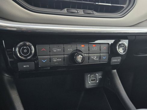 Used 2024 Jeep Compass Limited AWD/4WD image 24