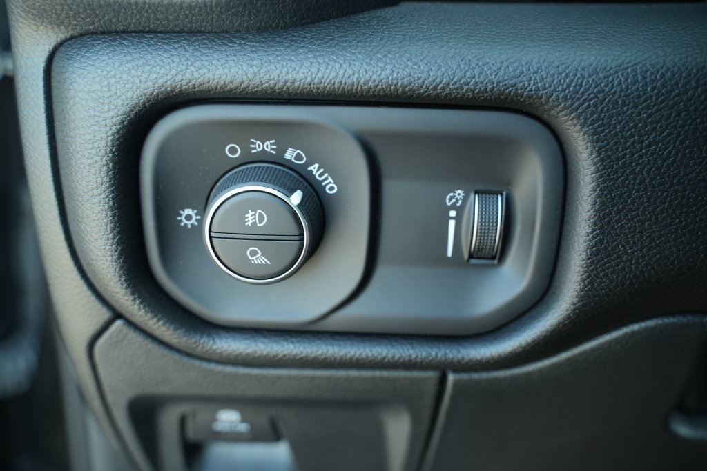 Used 2024 RAM 1500 Big Horn AWD/4WD image 35